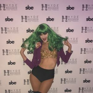 Green long wig with bangs